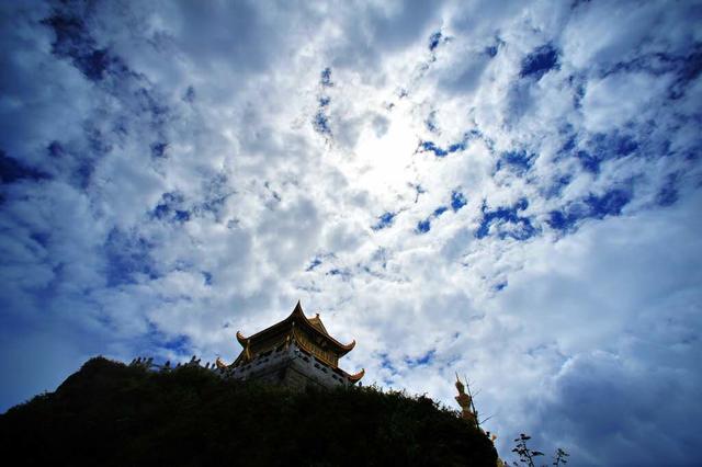 峨眉山金顶云海日出真是人间胜景,峨眉山金顶云海风景视频