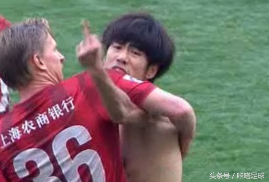 足球史上最争议进球,足坛十大进球庆祝动作