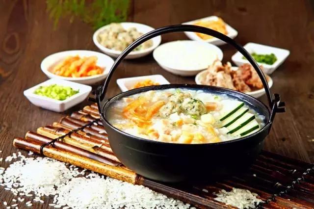 你8888元一桌的山珍海味，真不及我20块买的一碗粥！