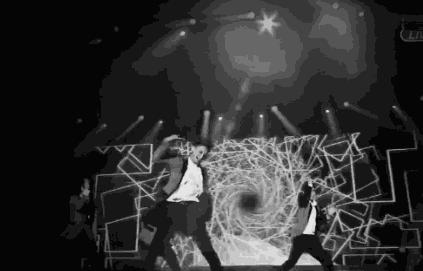 Jolin的蛋糕，杨幂的画，鹿晗的足球...万万没想到！明星们都是酱紫的跨界艺能王！