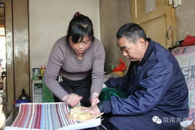 脱贫攻坚战上的巾帼担当,脱贫路上展现巾帼风采