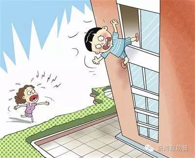 两户邻居在门前“斗法”,两邻居门前斗法