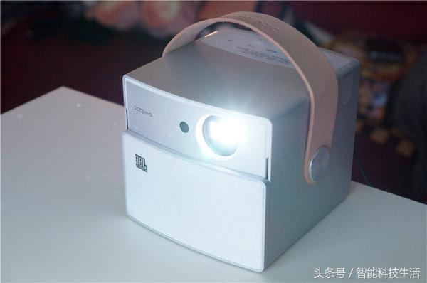 小型魔方投影,极米吸顶灯投影仪评测