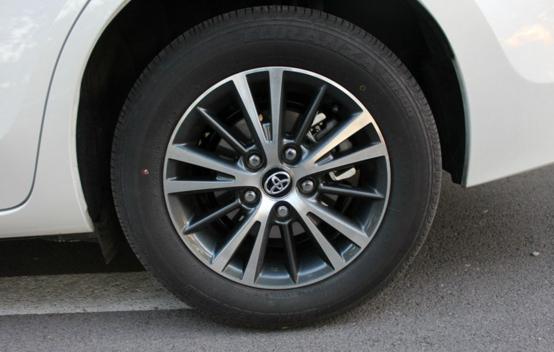 最大优点最省油是哪款车,2021款雷凌油电领先版车评