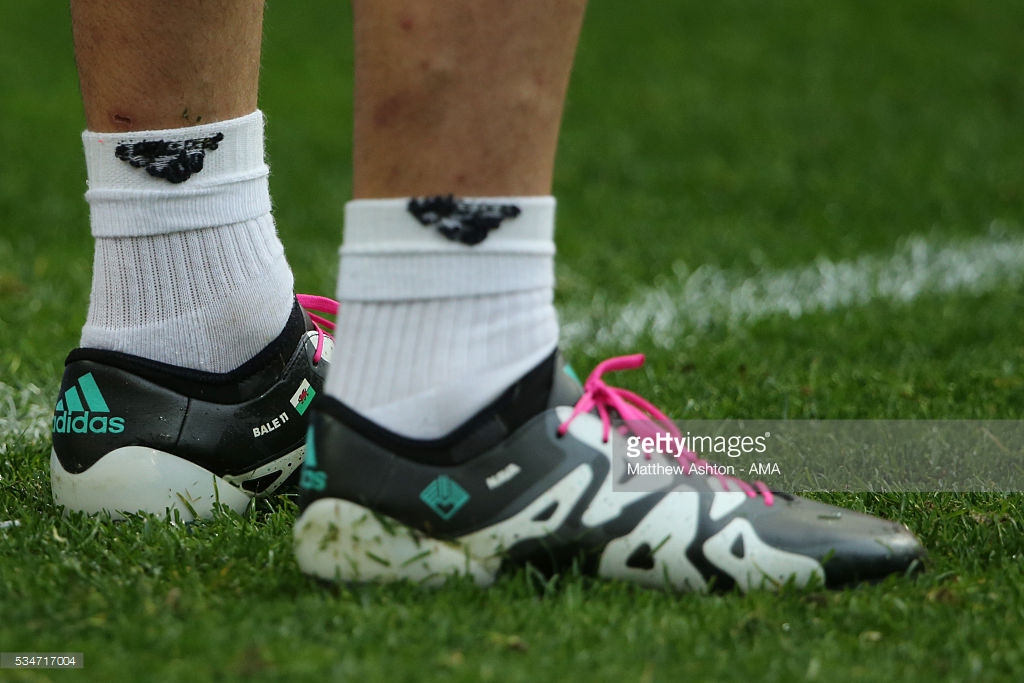 阿迪达斯足球球鞋测评,足球鞋选择nike还是阿迪达斯