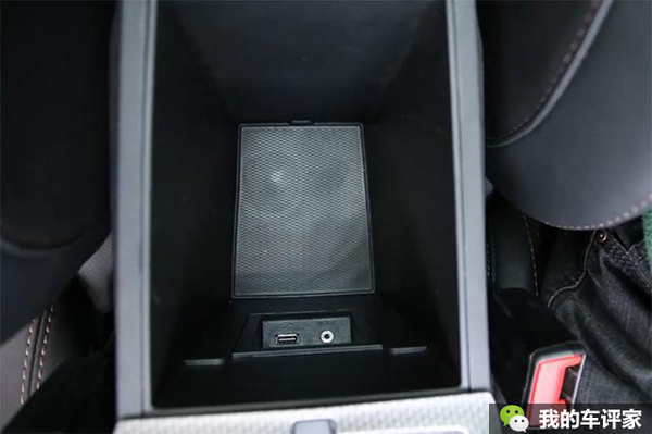 肯定成绩的同时认清自身差距,肯定优点指出不足提出希望