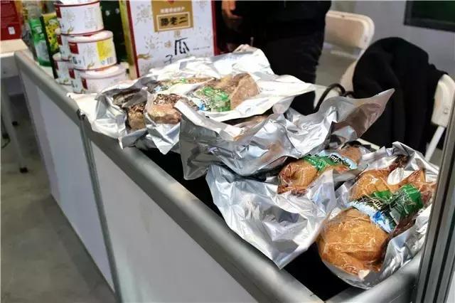 明天别睡懒觉和乌鲁木齐晚报君一起逛且逛且冬博会去