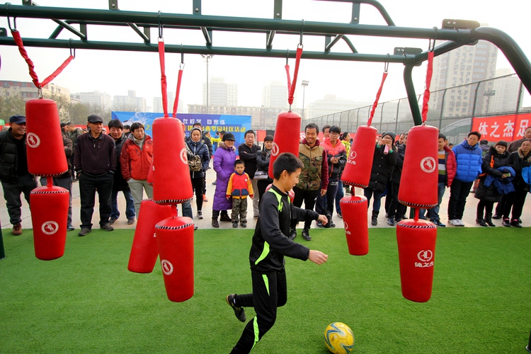 瀛﹁冻鐞冪殑璺笂,鍦ㄥ瀛︿範韪㈢悆