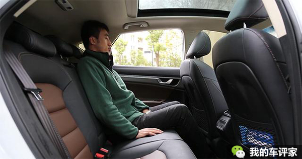 肯定成绩的同时认清自身差距,肯定优点指出不足提出希望