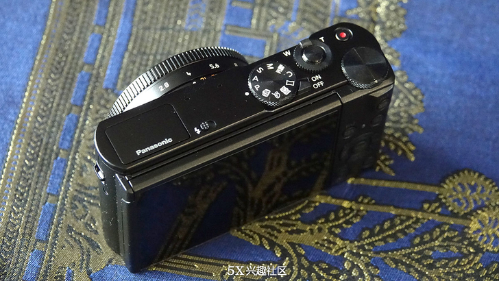 索尼黑卡4和松下lx10,松下lx10有没有长焦