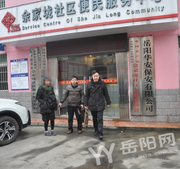 肚子一天天变大，三关联社区抢着“踢皮球”记者出面协调引重视，孕妇欣喜拿到准生证