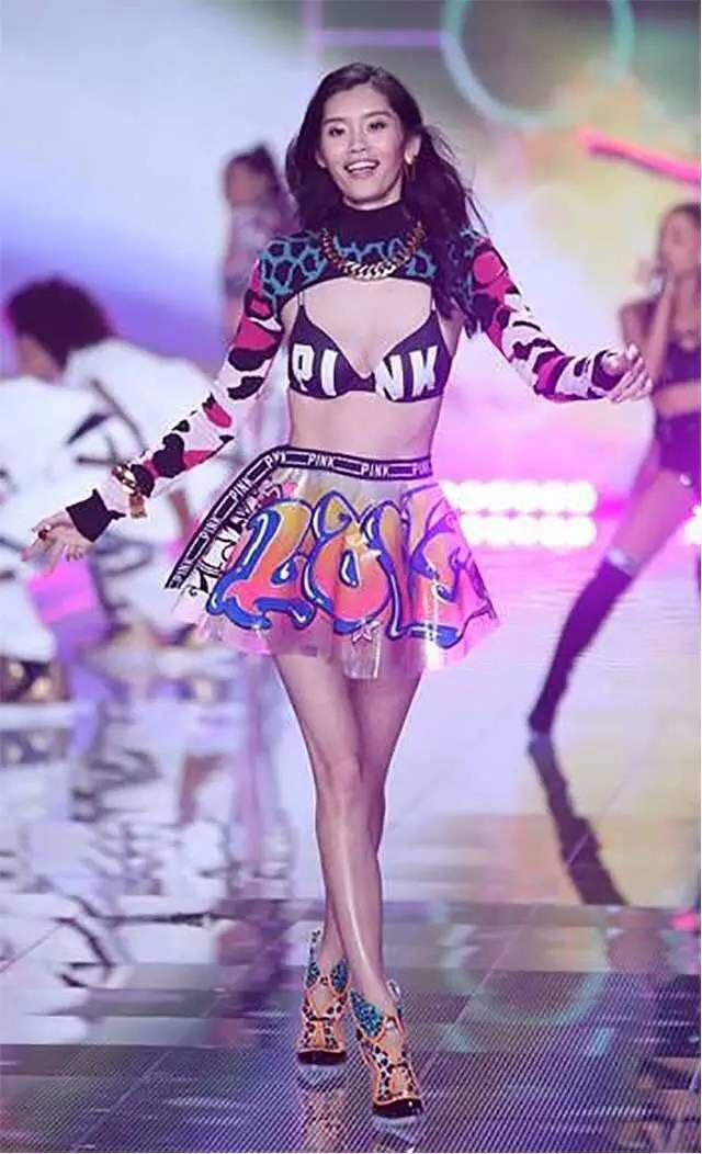 刘雯超模维密秀,刘雯维密高清大图