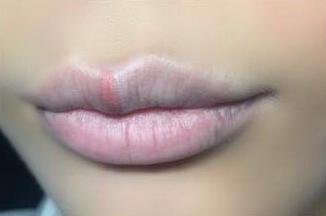 正确涂口红的步骤新手一看就会,最简单涂口红不掉色