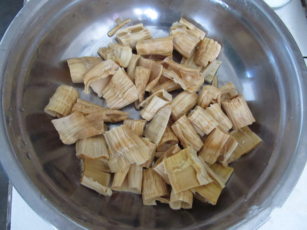 牛肉的家常做法,笋干烧肉的家常做法