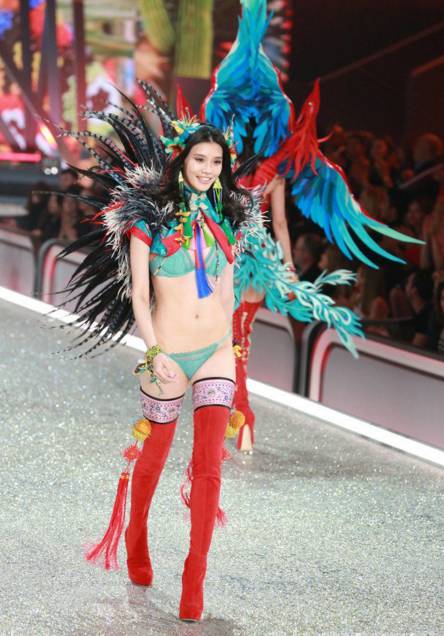 维密超模日常护肤,维密舞台摔跤就不能上了吗