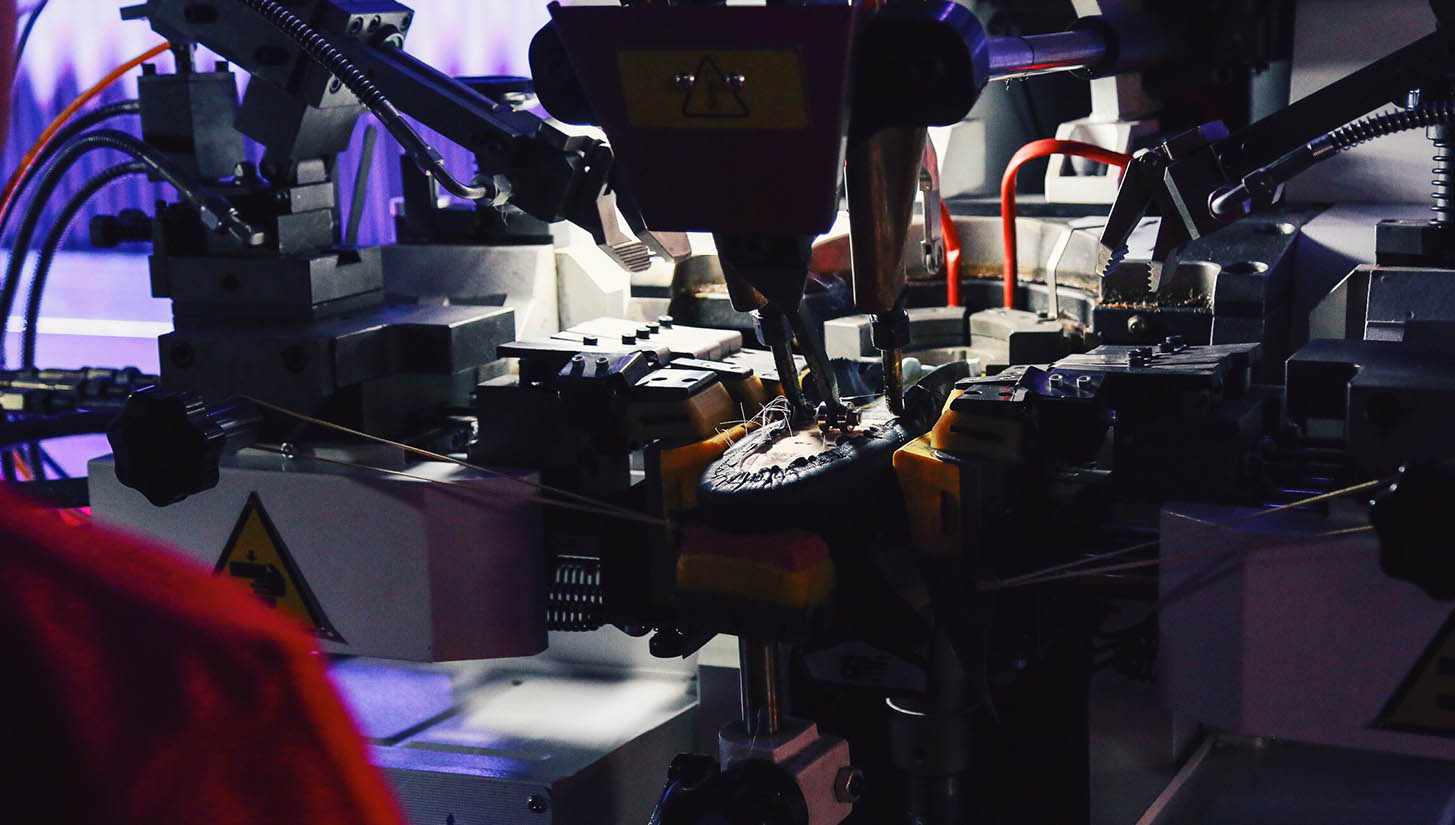 一双球鞋的生产过程,一双球鞋的制作过程