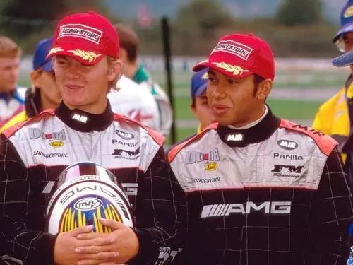 活久见｜斗了二十年的老队友，“将往事留在风中”