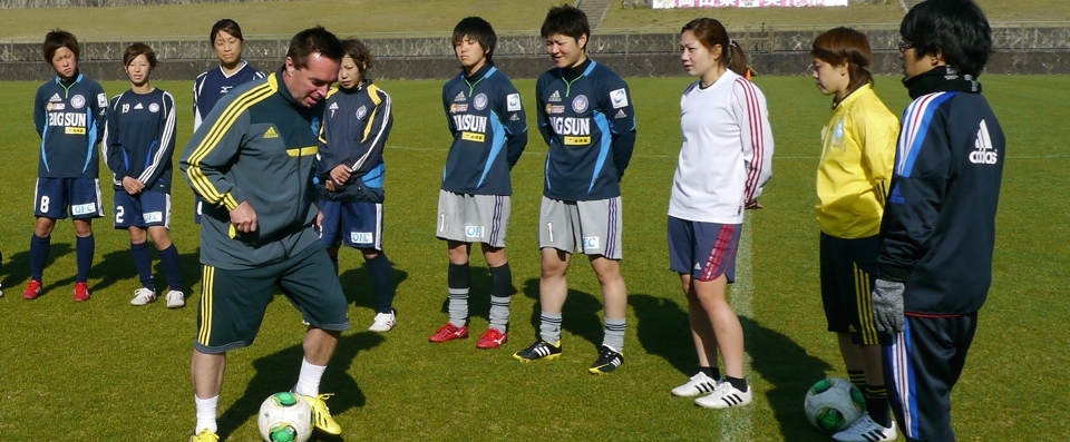 汤姆拜尔足球战术,汤姆拜尔足球凌空球