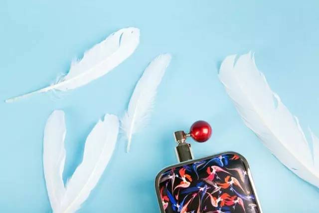 MIN:你以为它是一瓶香水，可它偏偏不是