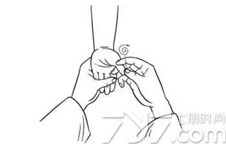 宝宝肚子不舒服呕吐哭闹睡不着,宝宝肚子不舒服哭闹怎么办