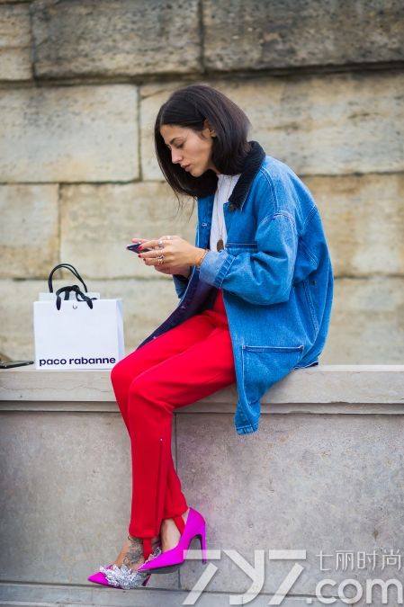 踩脚裤怎么穿袜子,踩脚裤的正确穿法搭配