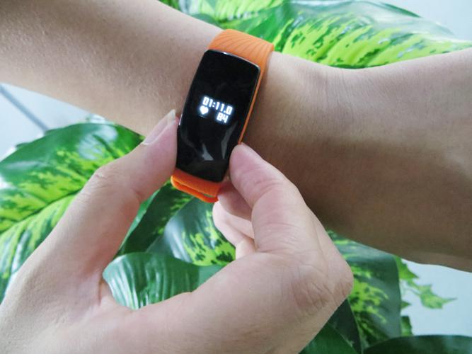 高科技智能手环测评,心率智能手环值得买