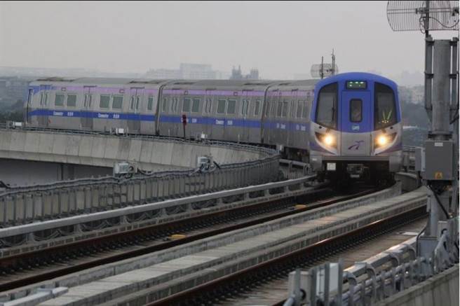 黄智贤：桃园机场捷运堪称奇葩中的奇葩，是对穷人和平民的惩罚