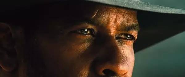 这部边看边吐的翻版《七武士》，最终还是让我燃起