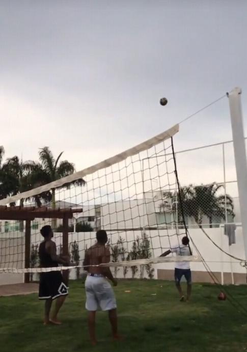 王彤鲁能首秀,鲁能球员王彤日常