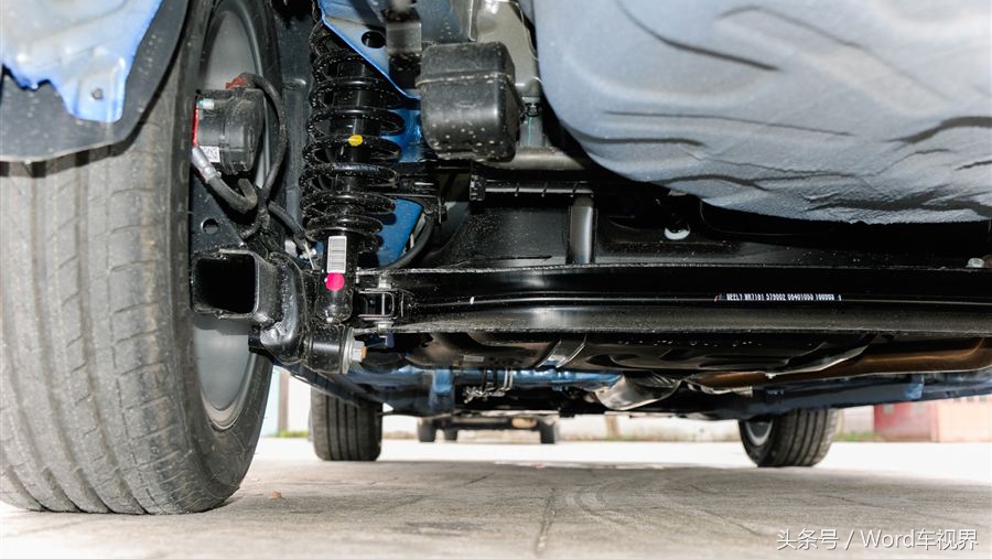 自主品牌中的“朗逸”——吉利帝豪EC7为何能坐稳国货第一宝座