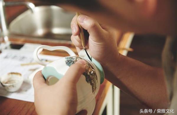 不要在拿超市5块钱一个的瓷器跟国外的高档瓷器比了……