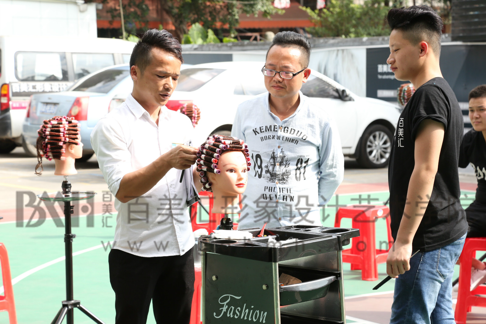 百美汇发廊,百美汇美发学出来怎么样