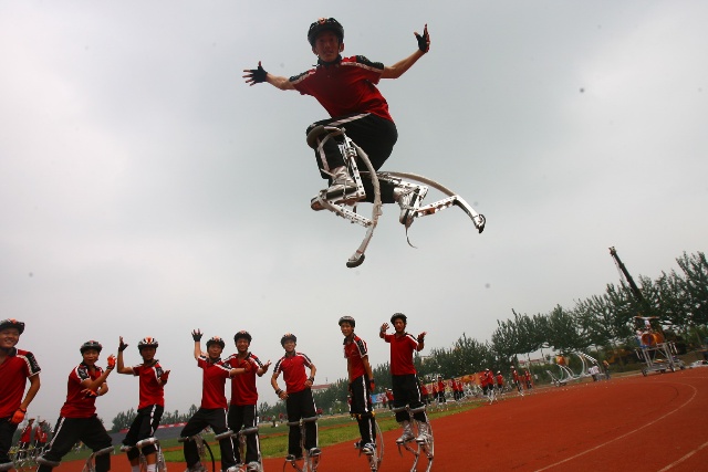 河南登封塔沟武校万人表演直播,河南郑州登封塔沟武术学校打山门