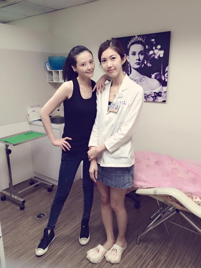 “宇宙美少女”萧淑慎暴瘦成驼背骷髅，自称分裂出500种人格