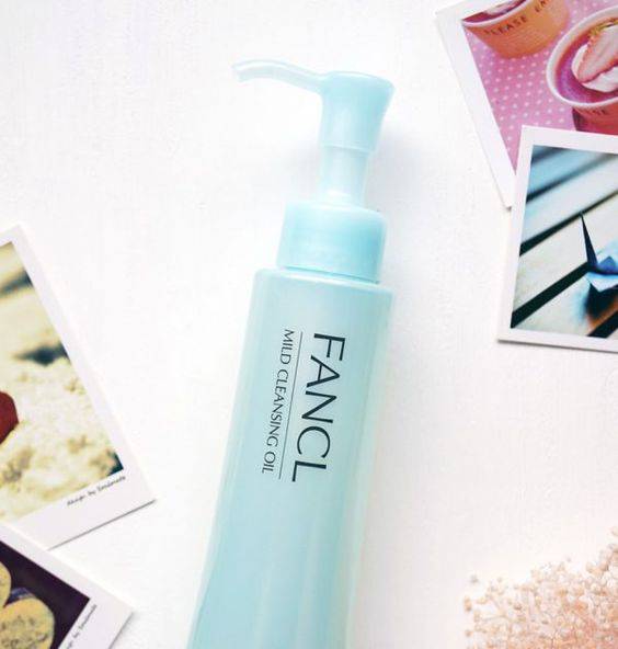 编辑朋友圈｜卸妆不彻底，2万块的精华都救不了你的脸！