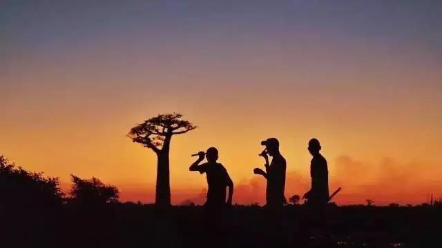 沙龙｜小日子x无二之旅：睡遍全世界的床，逛遍全球集市