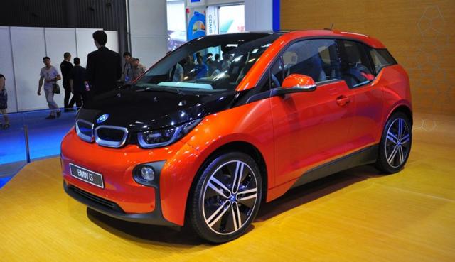 女士自动挡省油小型车5万元左右,女士小型车2-5万省油