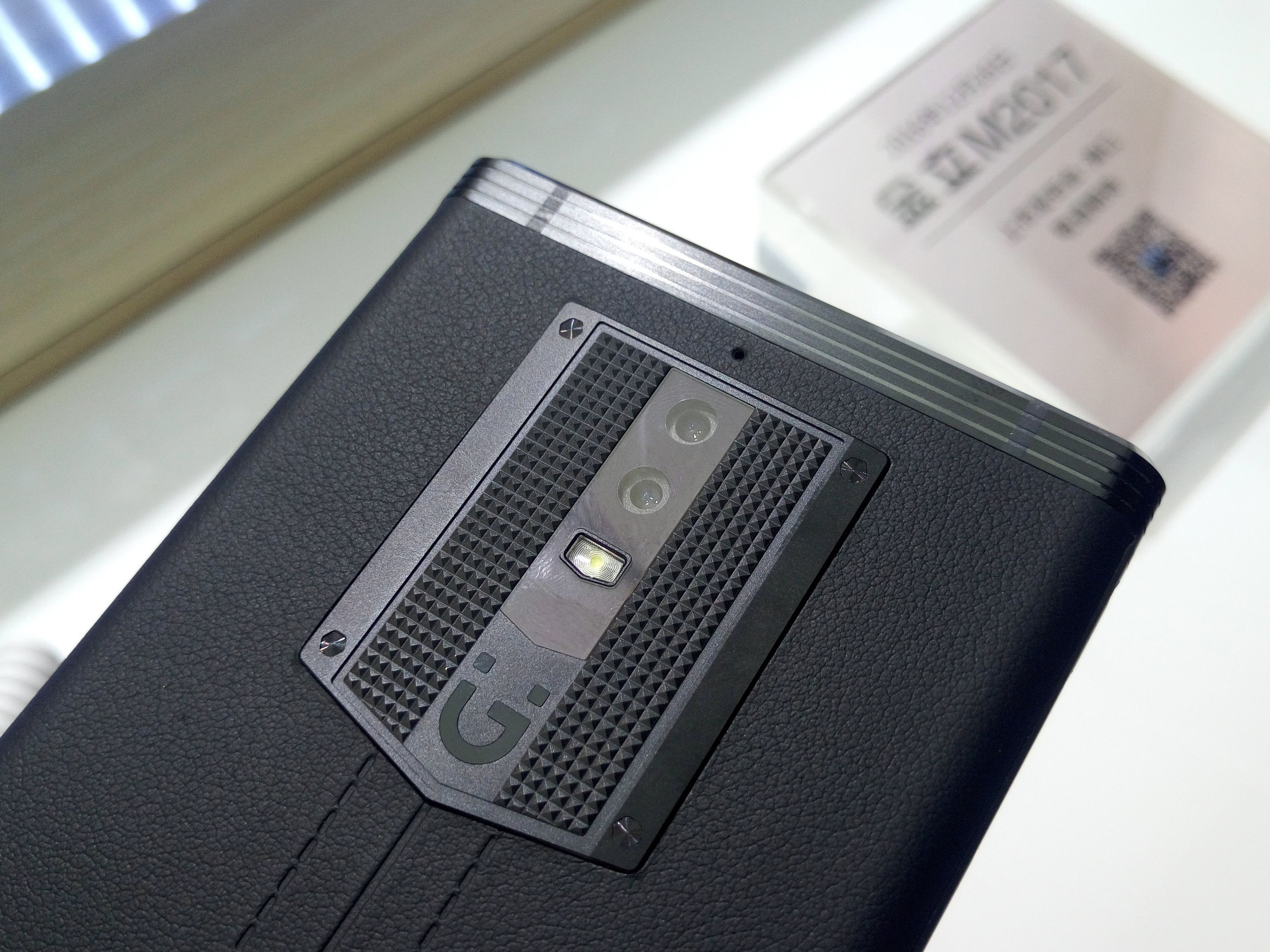 金立曲屏m2017手机,非常罕见的国产手机金立m2017简评