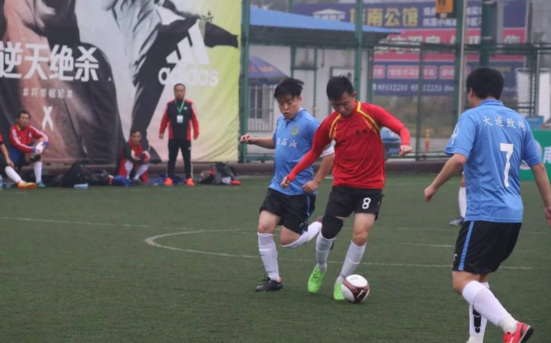 10个足球的最佳动作技巧,十个足球控球技巧