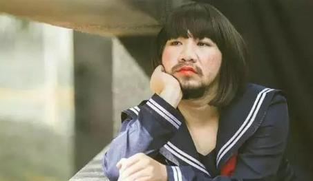 逗逼先僧：讽刺那些老发自拍瞎逼逼的女神，搞笑图片合集22