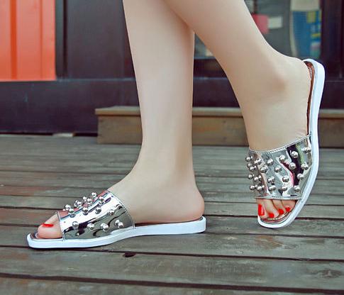 又贵又难看的鞋拖鞋,时尚的鞋拖鞋