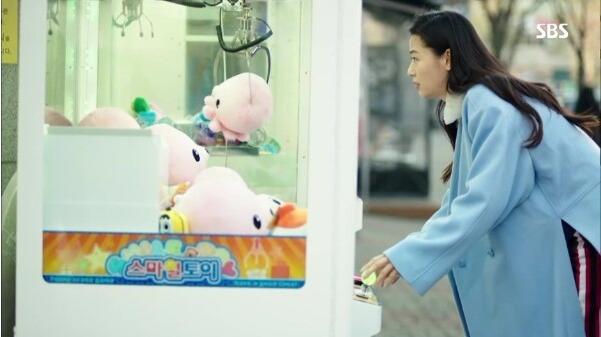 冬日穿搭女高端感大衣,丝贵纯都冬日烟花大衣