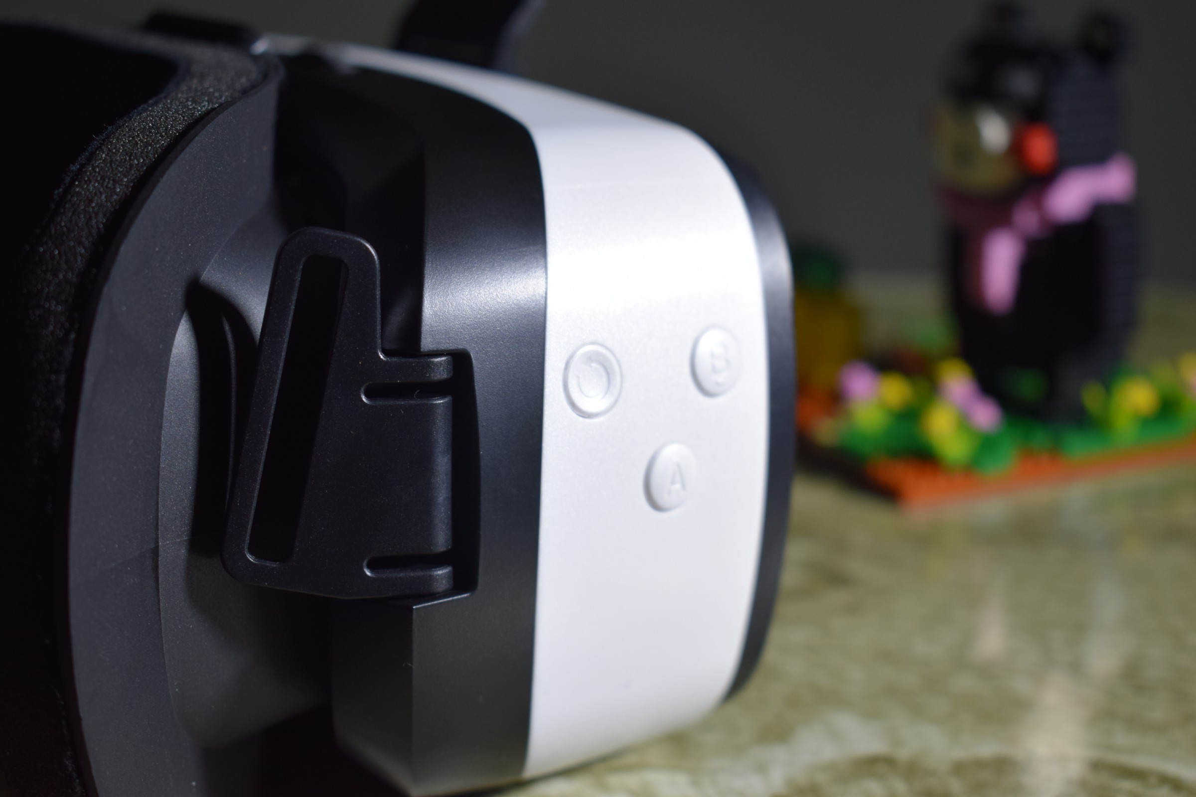 几百块钱的vr眼镜带手柄开箱,28元能买一台vr眼镜吗