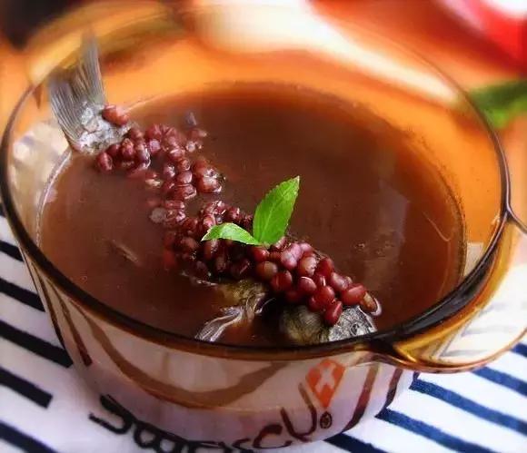 精选名中医养生药膳汤品，9个系列200多种汤方