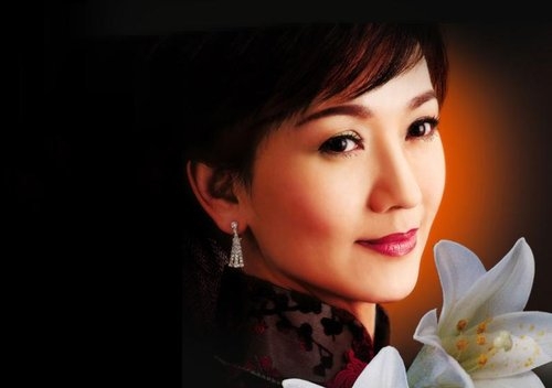 更年期怎么保养自己，犹如不老女神赵雅芝不老男神钟汉良