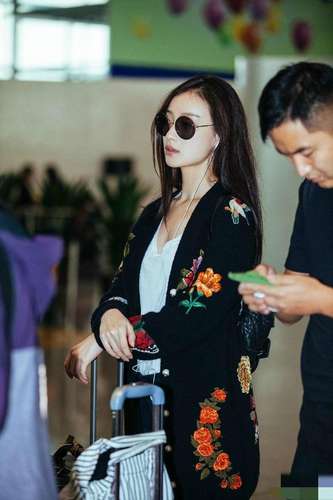 最好看的撞衫款式,终于找到明星同款穿搭