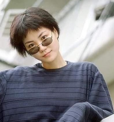 揭秘王菲演唱会崩盘内幕 玩完这些手游你也变明星