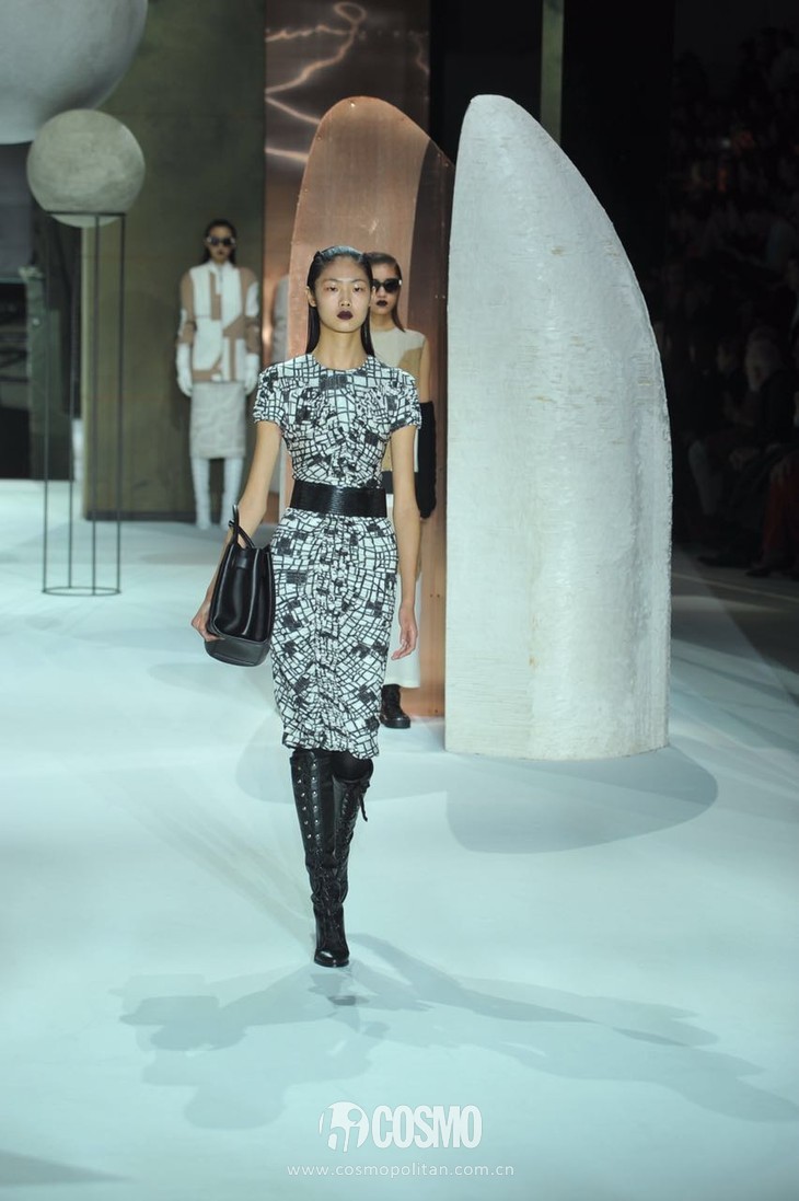 唐嫣江疏影同款,唐嫣江疏影穿搭图片