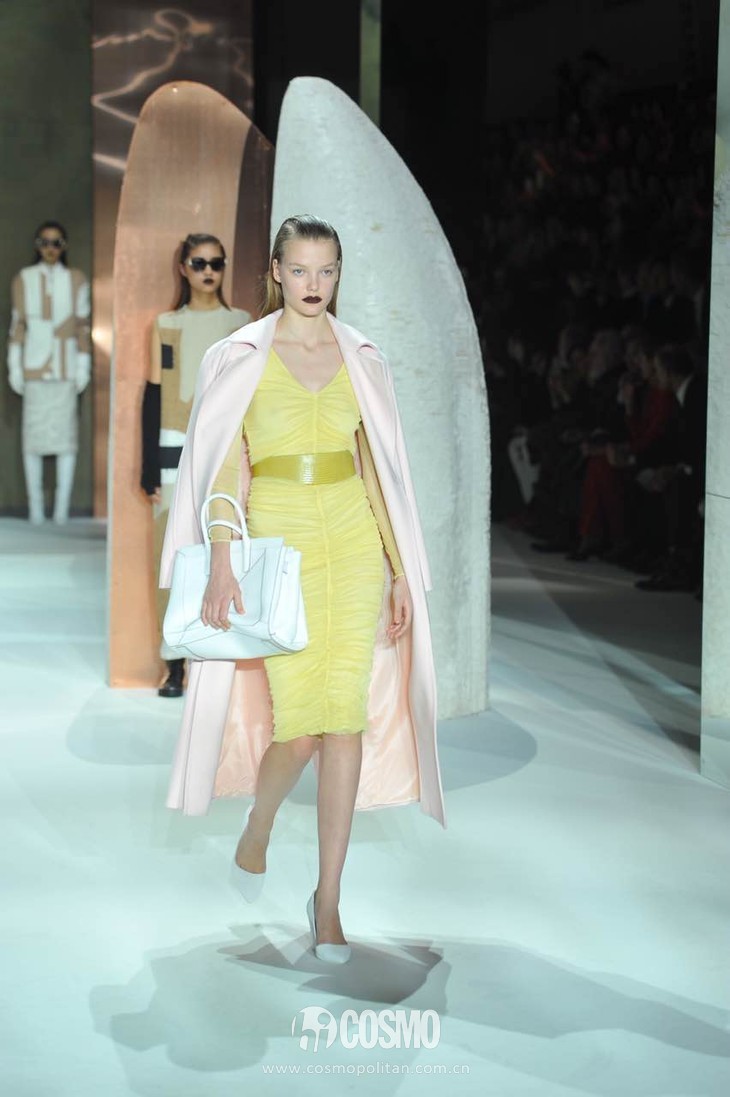 唐嫣江疏影同款,唐嫣江疏影穿搭图片