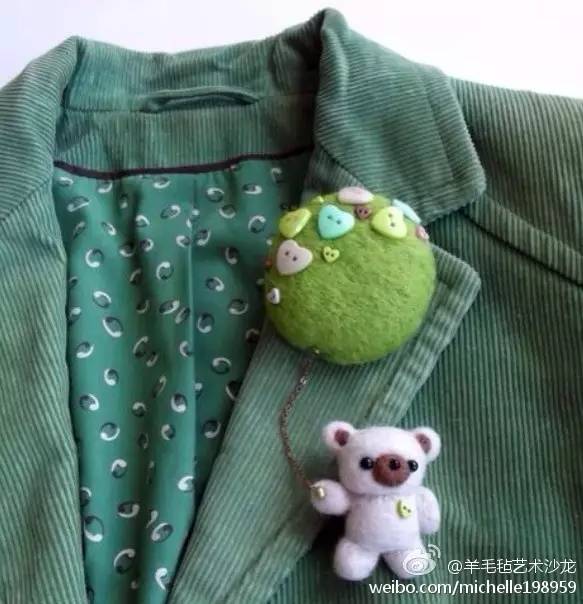 驼色大衣戴胸针,黑色大衣适合戴的胸针